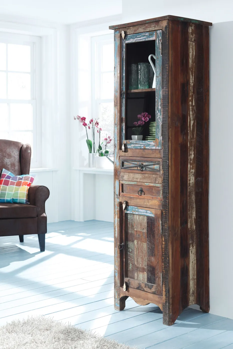 Vitrina Himalaya de madera y material reciclado — Foto 1