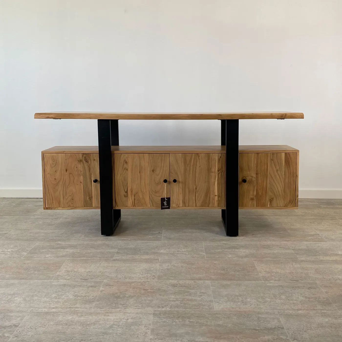 Buffet Mountain en acacia et métal — Photo 1