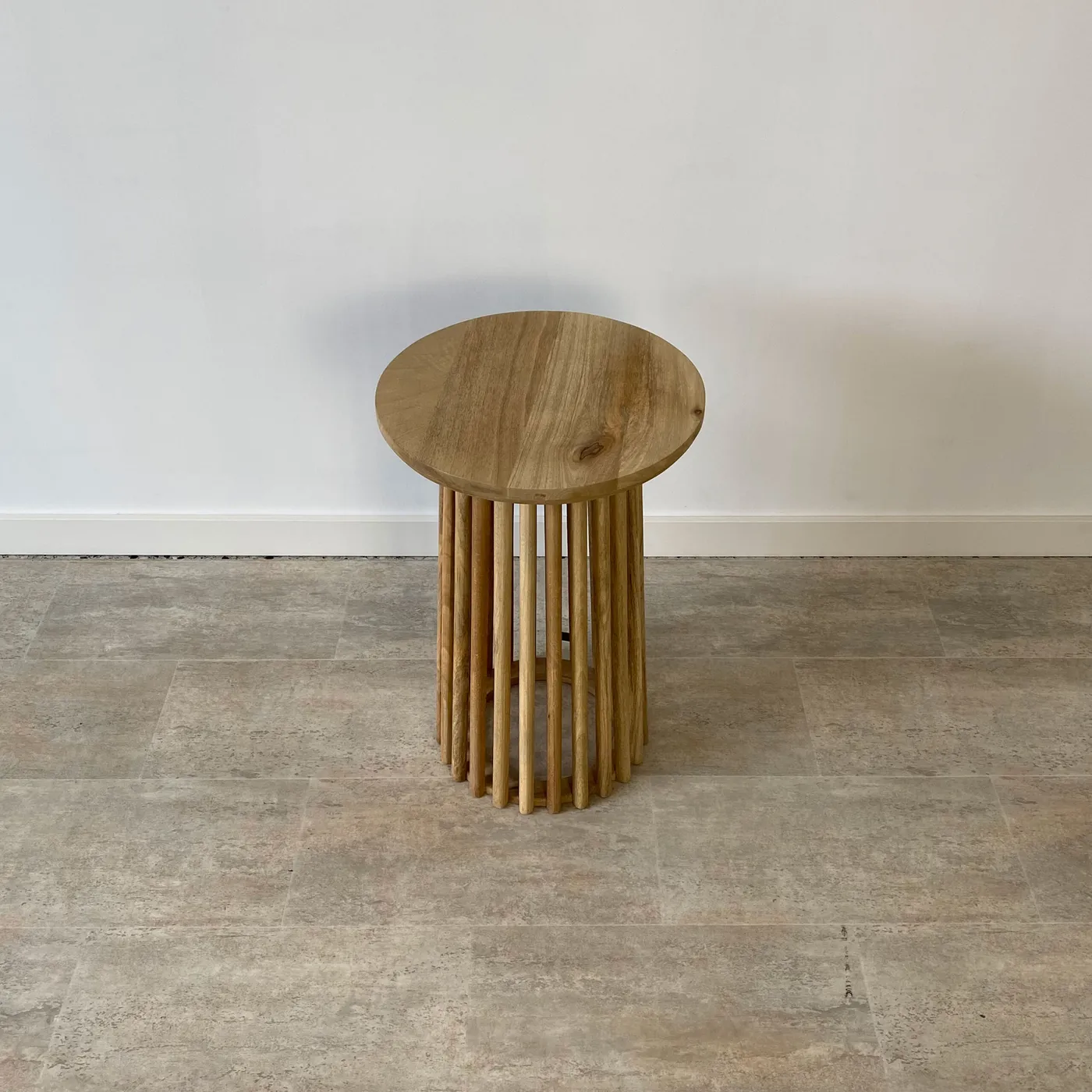Table d’appoint ronde en manguier naturelle — Photo 3