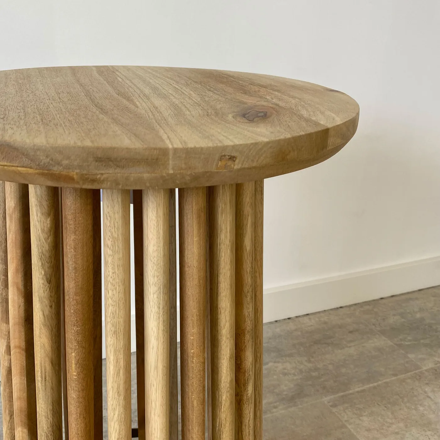 Table d’appoint ronde en manguier naturelle — Photo 5