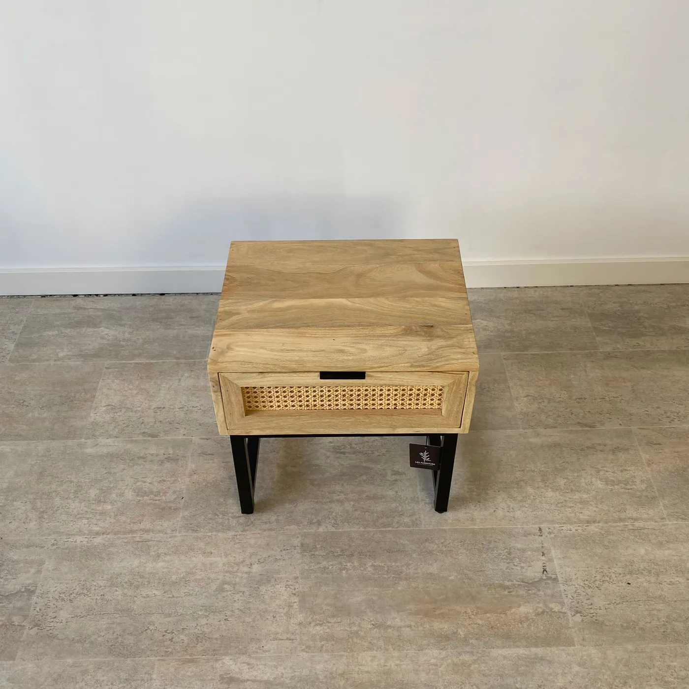 Table de nuit en manguier et rotin — Photo 3