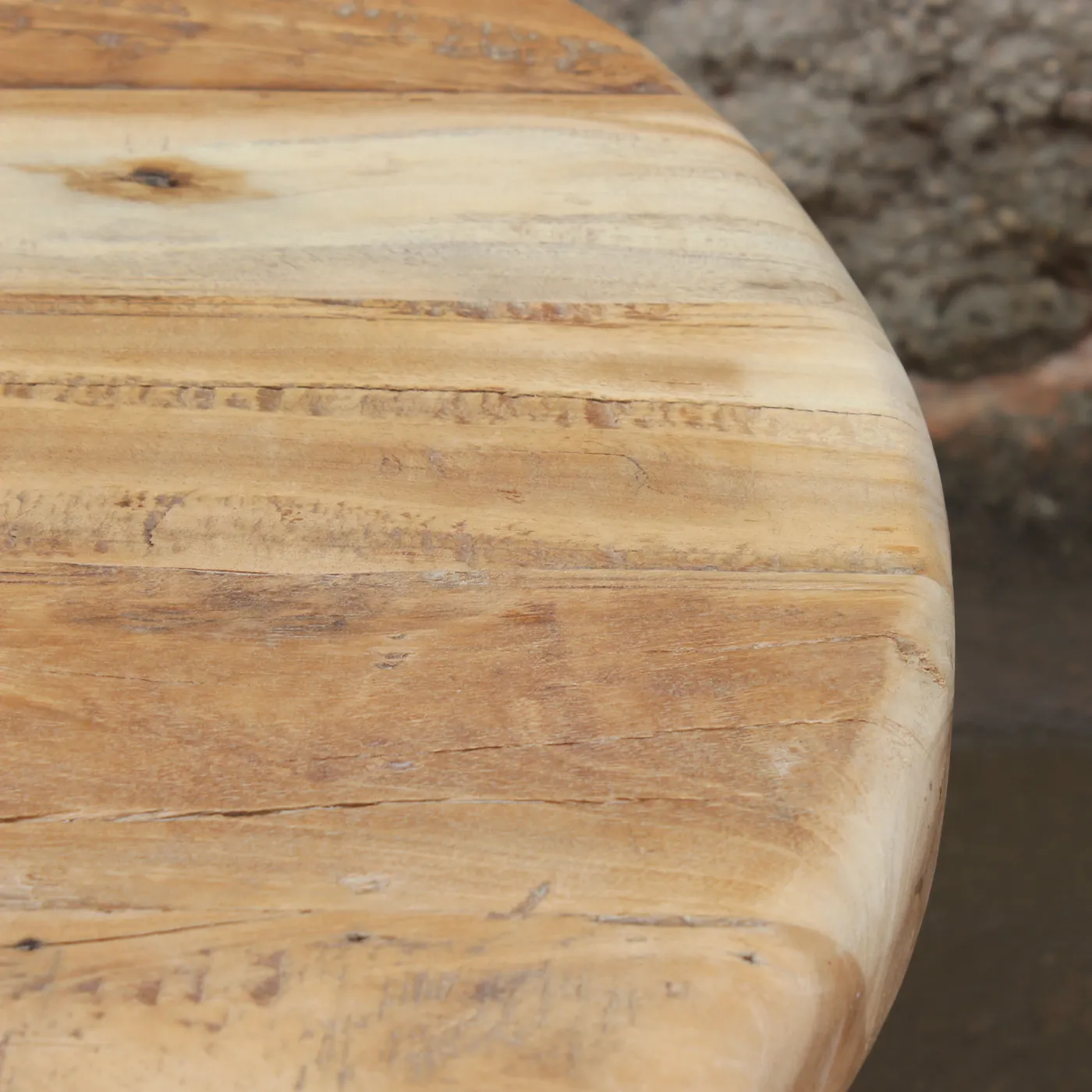 Round Ibiza concrete effect side table — Photo 2