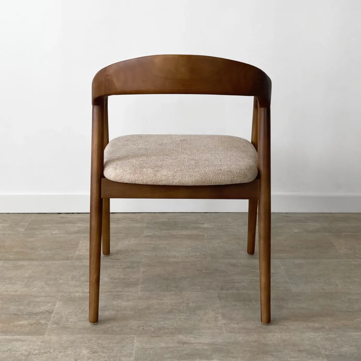 Set van 2 – stoelen met armleuningen van rubberhout en notenhout — Foto 5