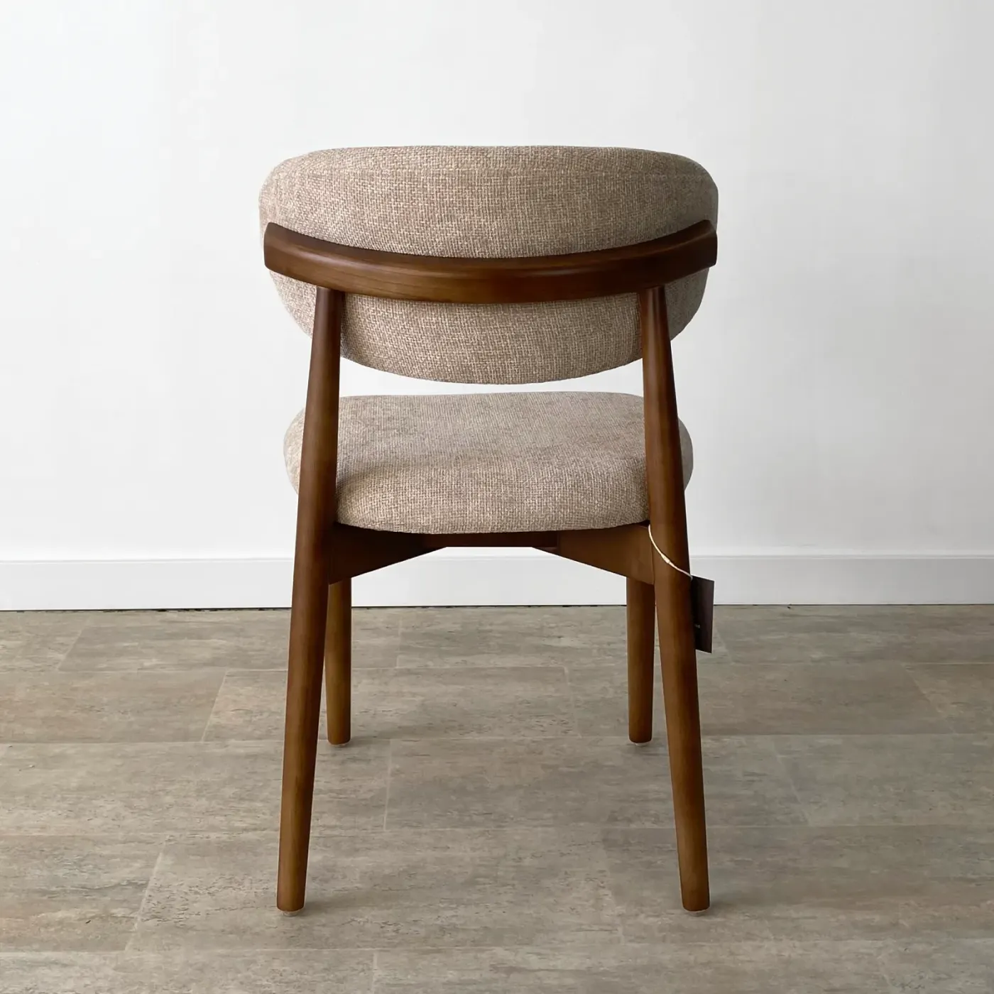 Set van 2 – stoelen van rubberhout en notenhout — Foto 3