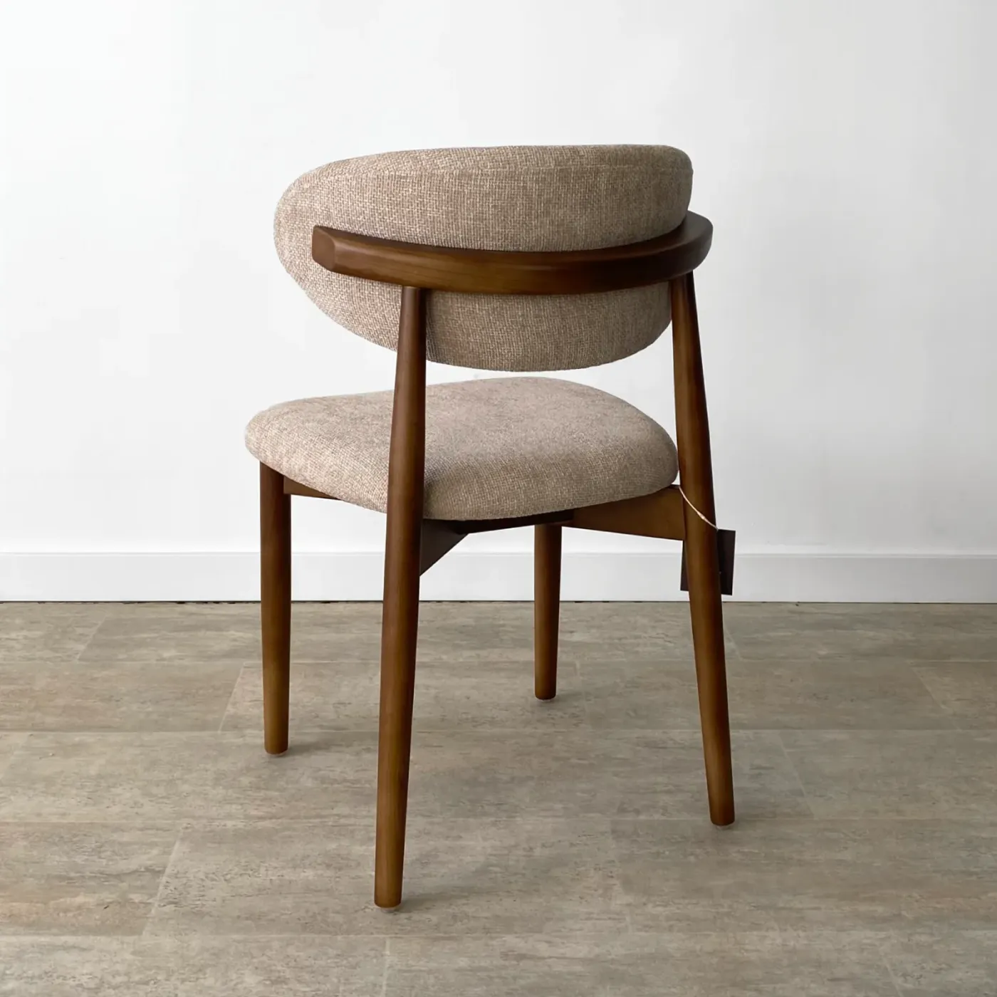 Set van 2 – stoelen van rubberhout en notenhout — Foto 4