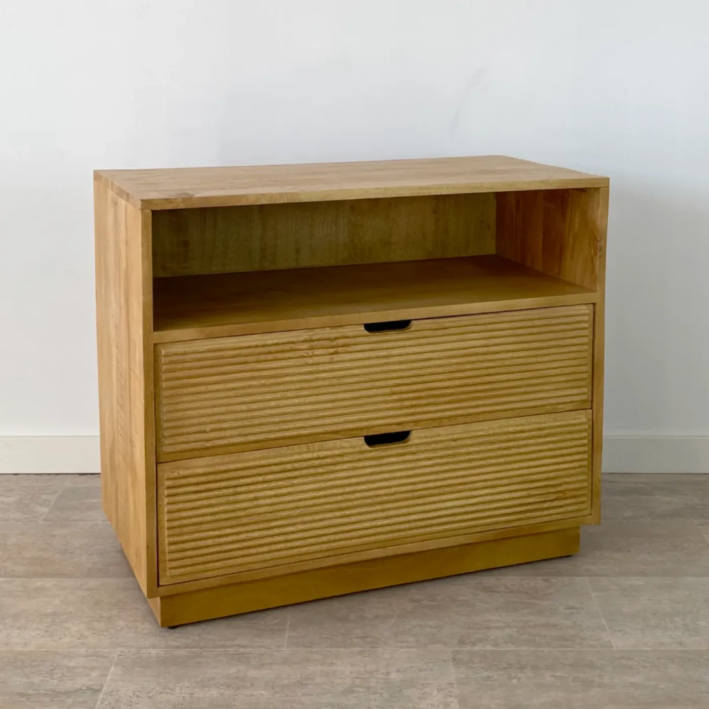 Basic mango wood chest of drawers — Photo 2