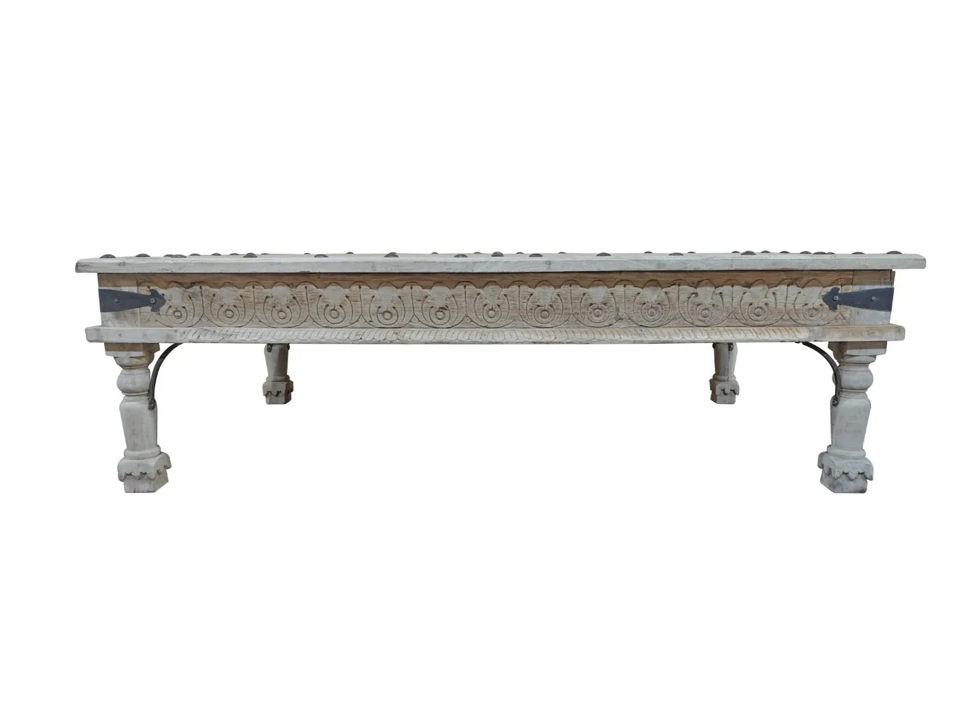 Solid carved wood coffee table — Photo 2