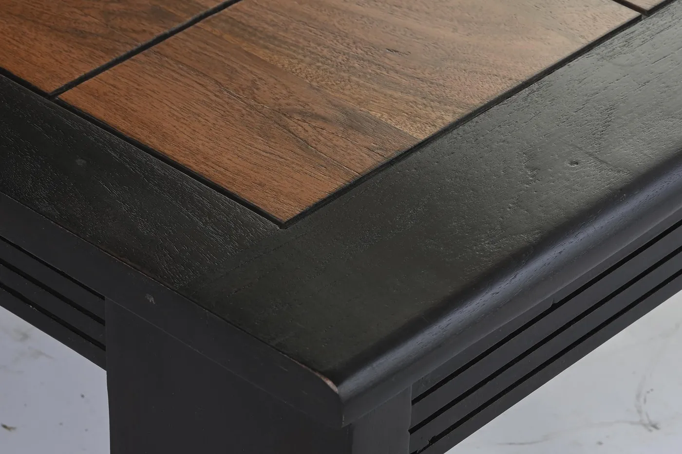 Acacia coffee table – black — Photo 2