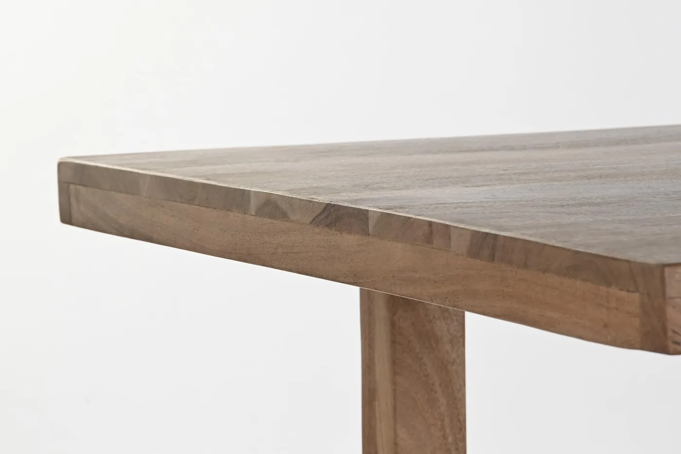 Acacia dining table – natural — Photo 2