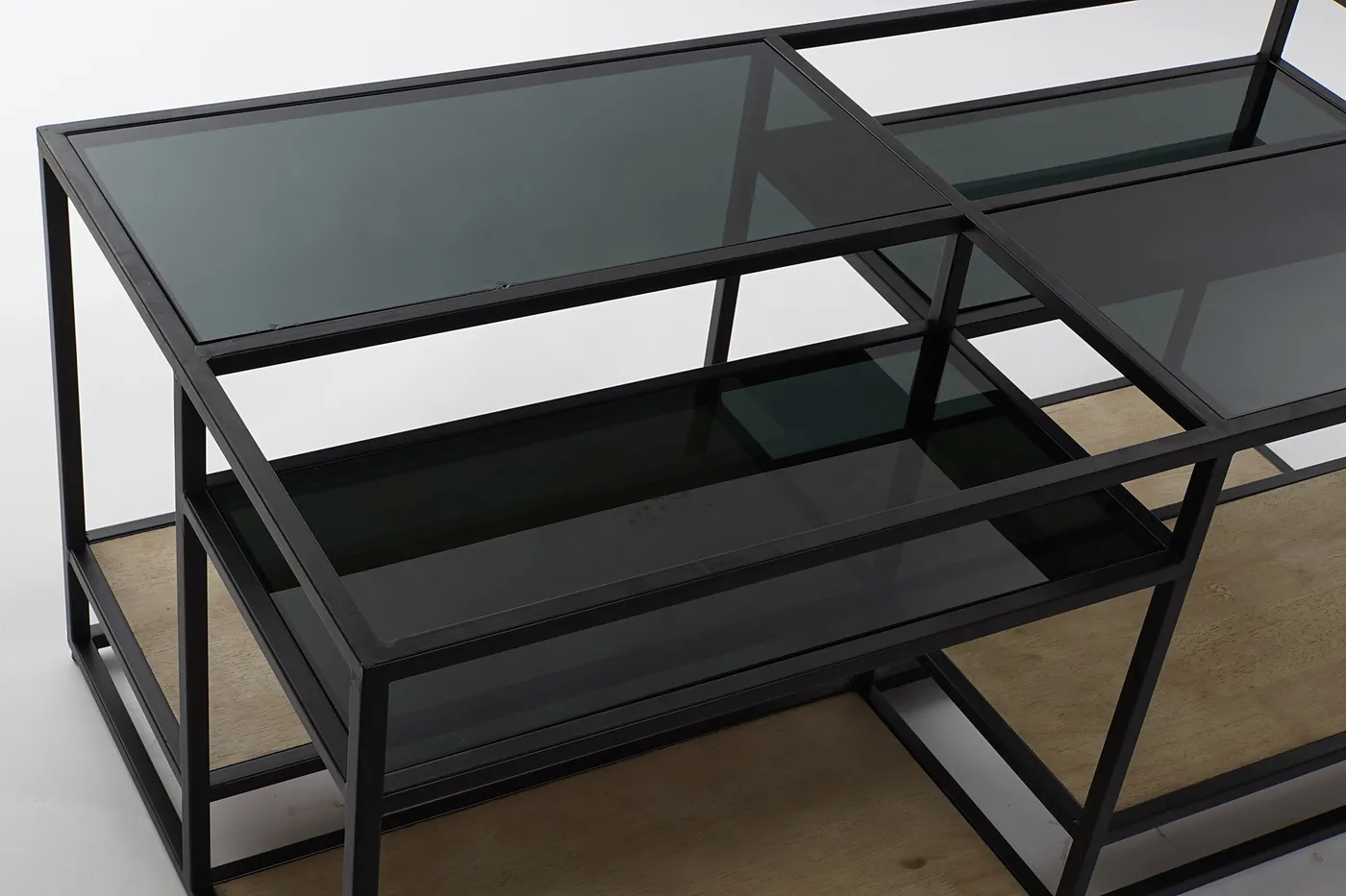 Mesa de centro de metal y madera negra — Foto 2