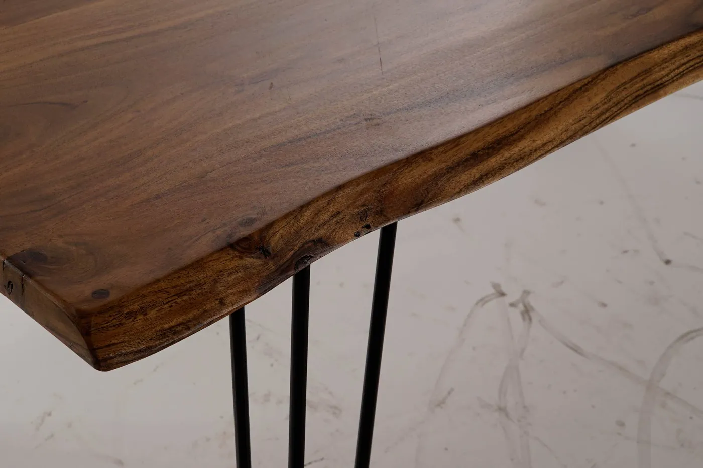 Table à manger en acacia et métal marron — Photo 2