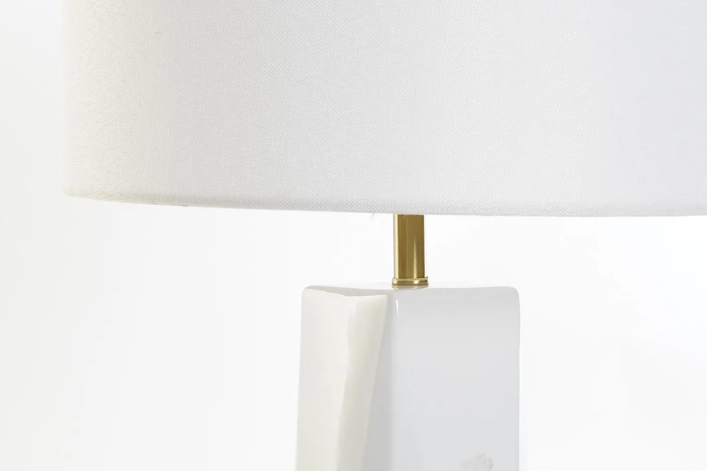 Ceramic metal table lamp – white — Photo 2