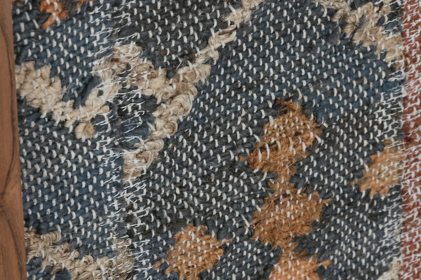 Tableau kilim en coton et acacia (2 modèles) — Photo 2