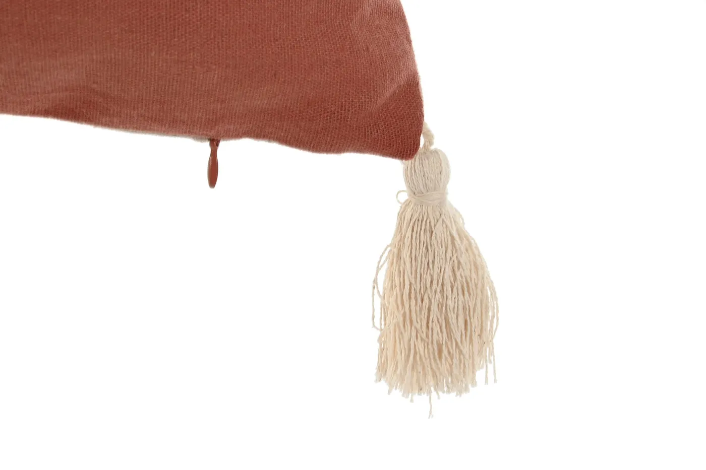 Cotton recycled material cushion with fringes — Photo 2