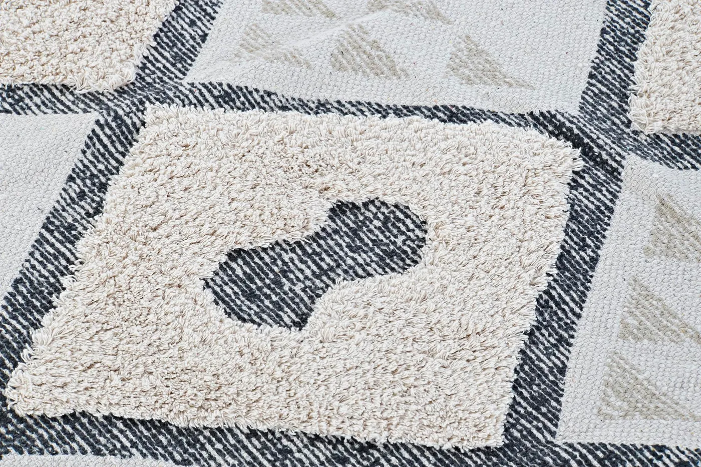 Cotton rug with diamonds – beige — Photo 2