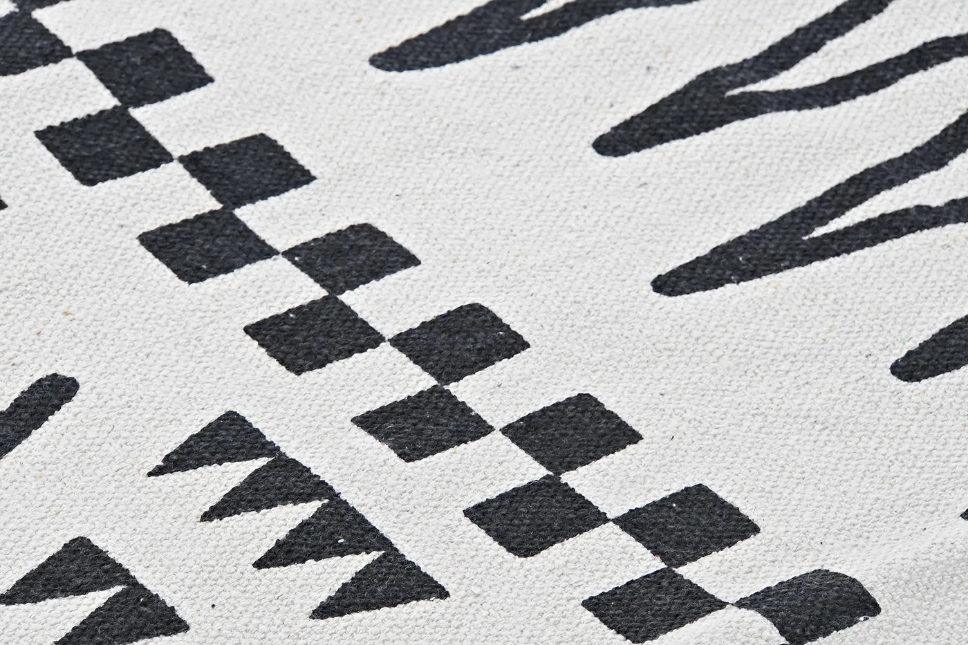 Ikat printed cotton rug — Photo 2
