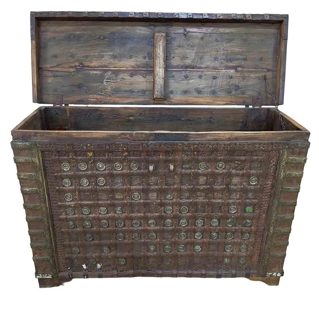 Handmade wood trunk — Photo 3