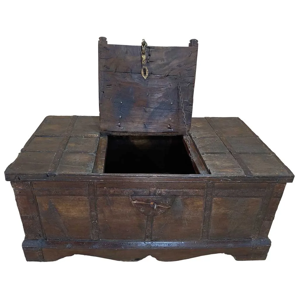 Handmade wood trunk — Photo 3