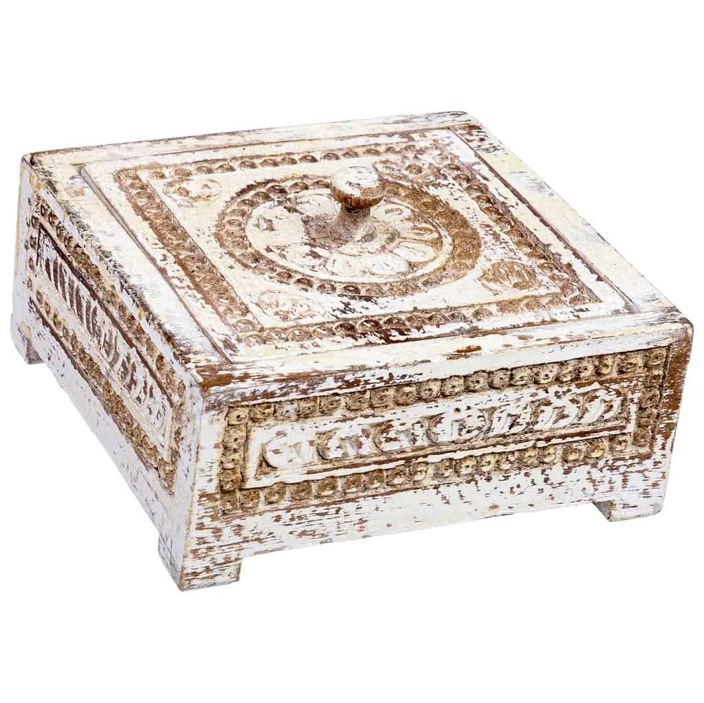 Carved aged wood box – white — Photo 1