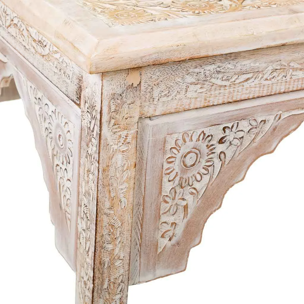Table basse artisanale en bois blanche — Photo 4