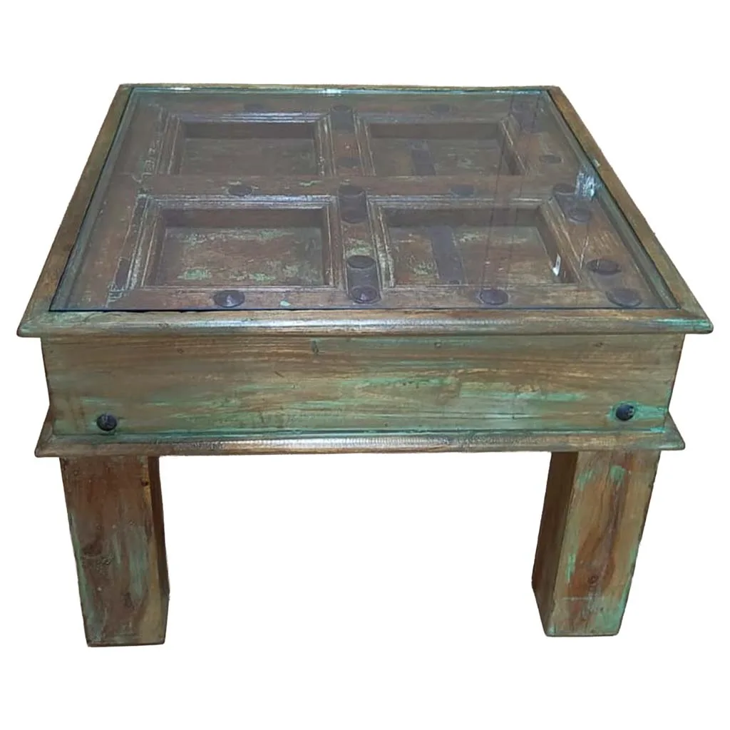 Table basse artisanale en bois — Photo 2