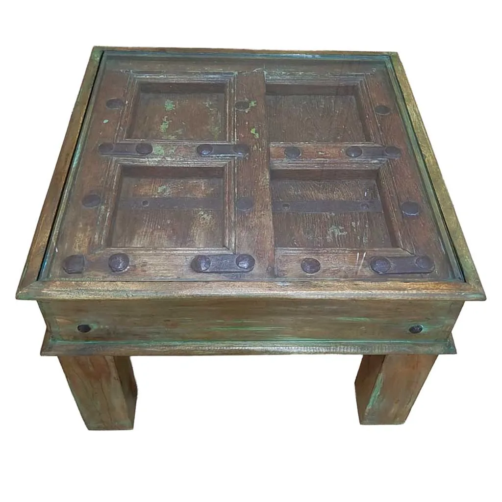 Table basse artisanale en bois — Photo 3